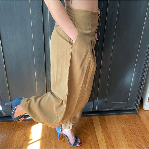 Zara light Olive green pleated wide leg pant Sz US Women’s US Small - Picture 2 of 4